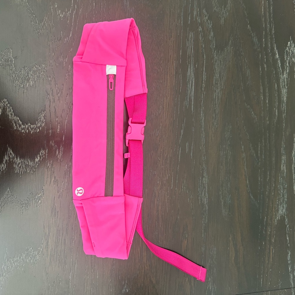 Lulu lemon fast and free run belt size s/m